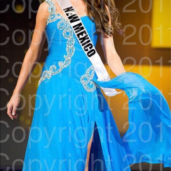 Custom made Sherri Hill Pageant Gown. Size 2 - Picture 7 of 8